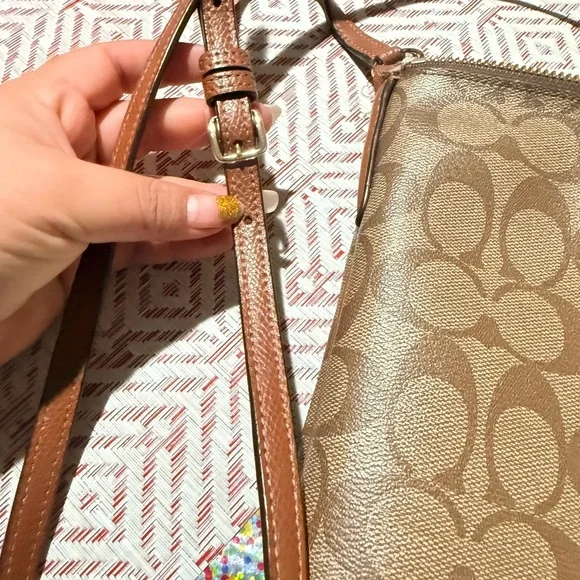Coach Signature Tan Crossbody Bag - Picture 4 of 16